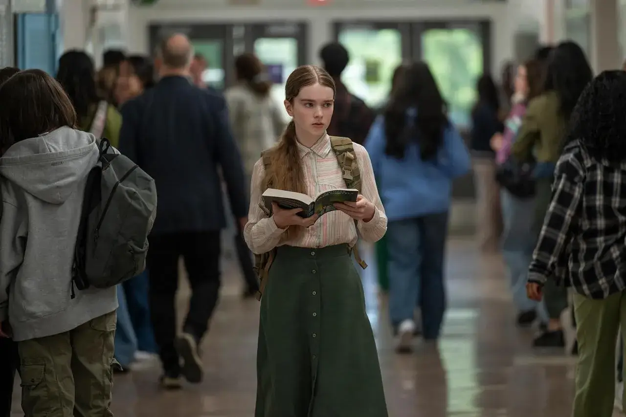 Carrie: A Estranha, Trauma e Bullying na Série de Mike Flanagan